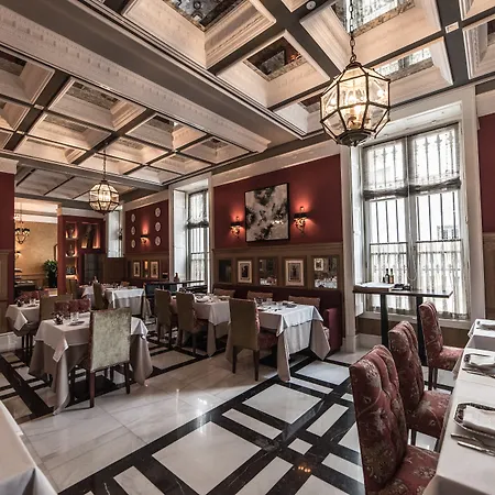 Hotel Casa Palacio Maria Luisa 5*