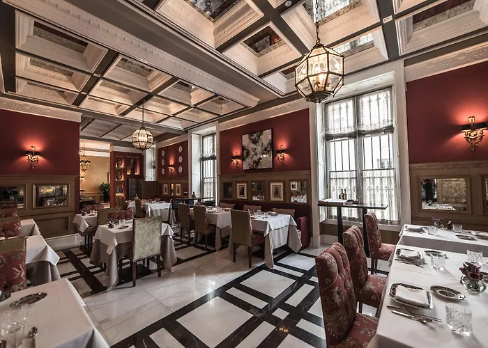 Отель Casa Palacio Maria Luisa 5*