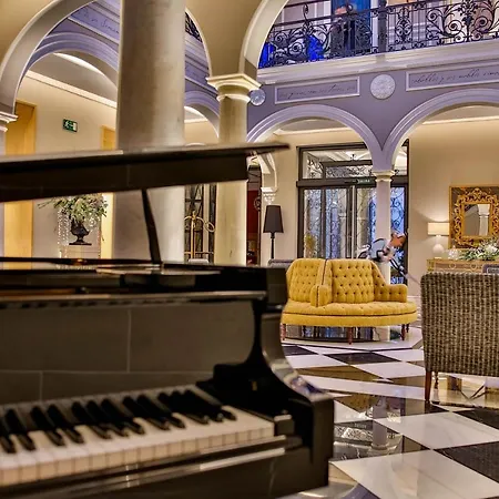 Casa Palacio Maria Luisa فندق 5*